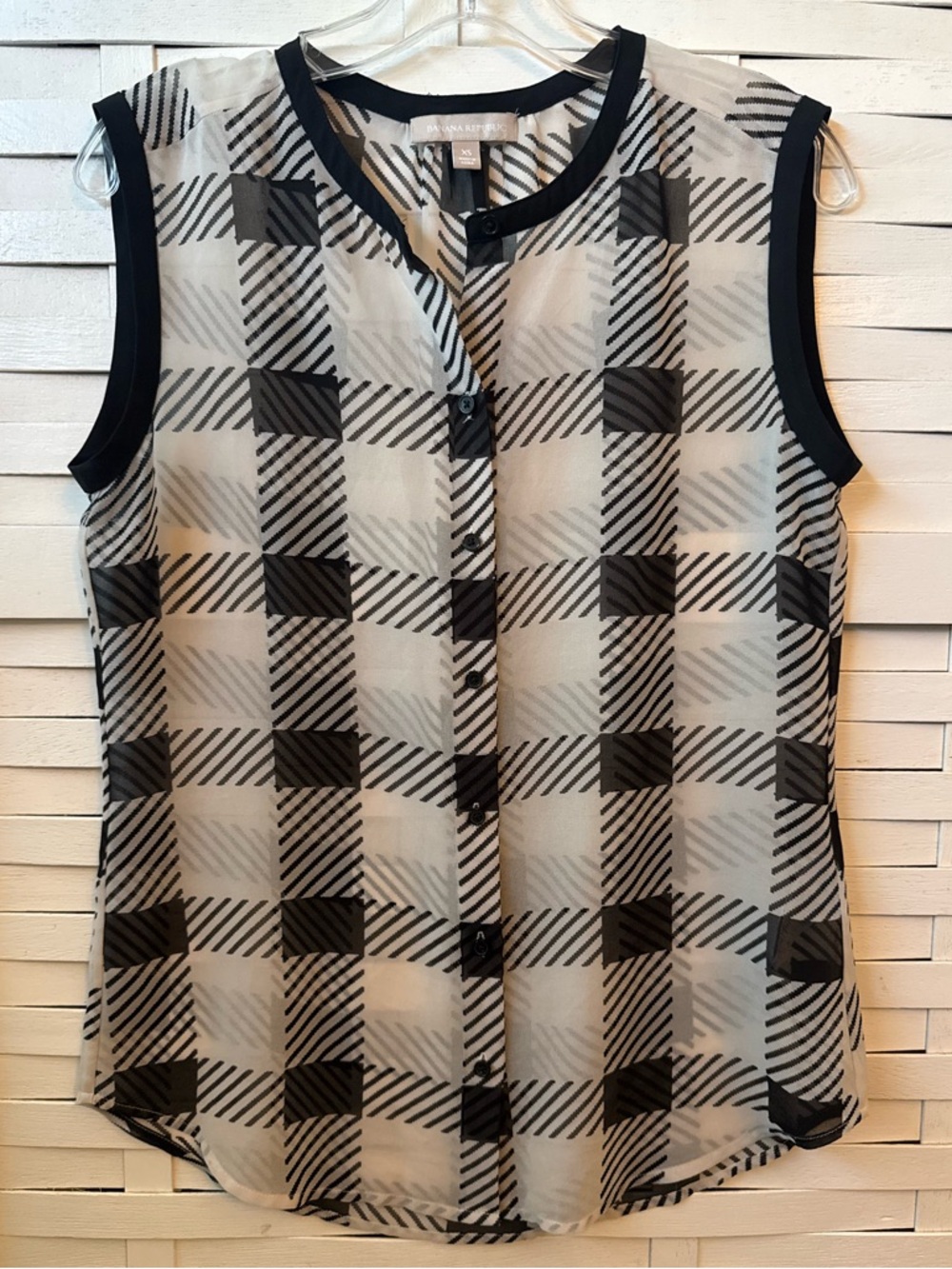 Banana Republic Black and White Plaid Sleeveless Button Front Blouse